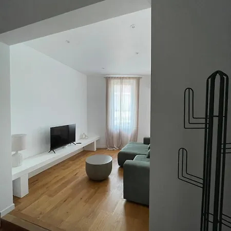Le Lazare Historic Center & Royal Canal Appartement