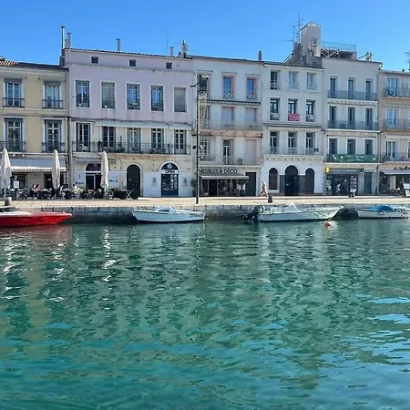 Le Lazare Historic Center & Royal Canal Sète